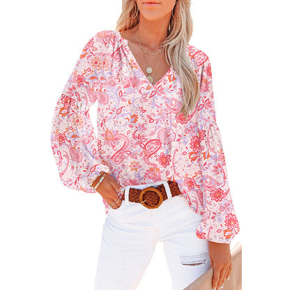 Blouse in Crinkled Floral Chiffon with V-Neck - blush paisley full view