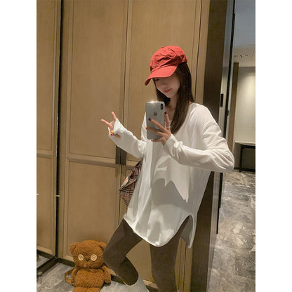 T-Shirt in White with Longline Side-Split Hem - white side-split hem mirror view