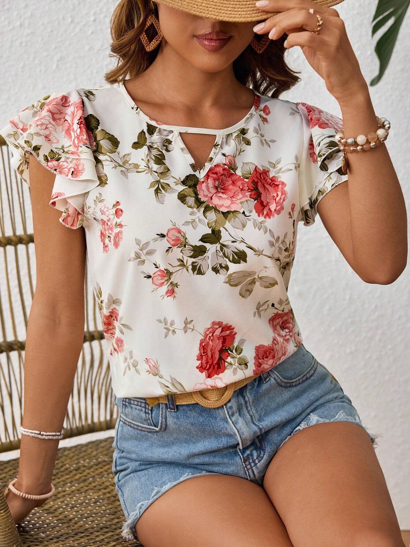 Blouse in Floral Print with Frill Sleeves - white floral close-up