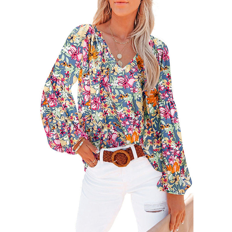 Blouse in Crinkled Floral Chiffon with V-Neck - blue floral full view
