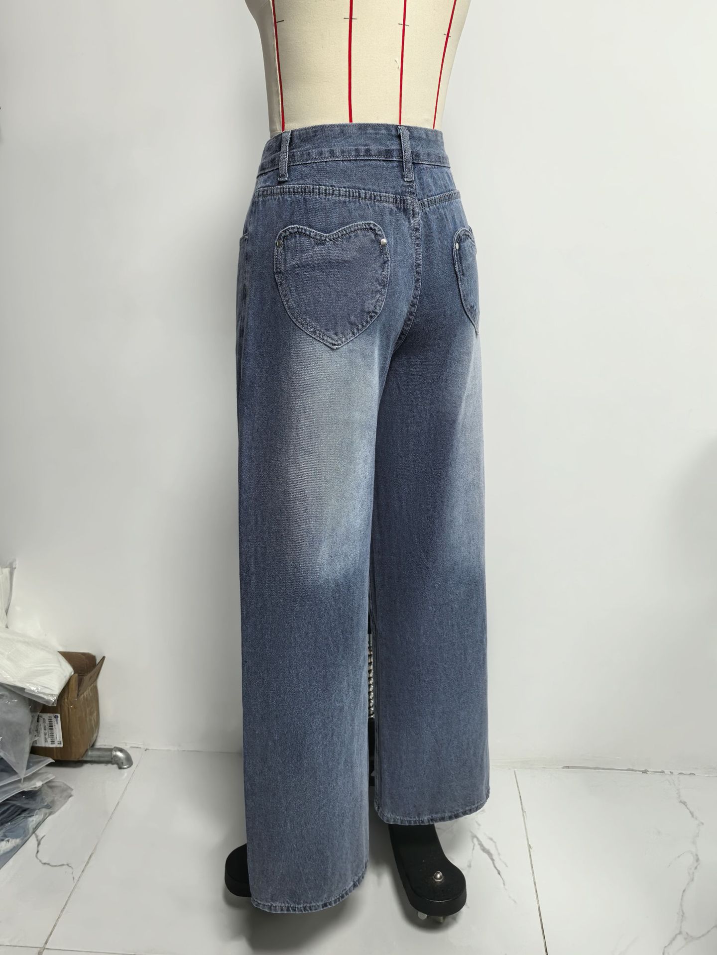 Wide-Leg Jeans in Blue Vintage Wash, Full Length - blue side angle