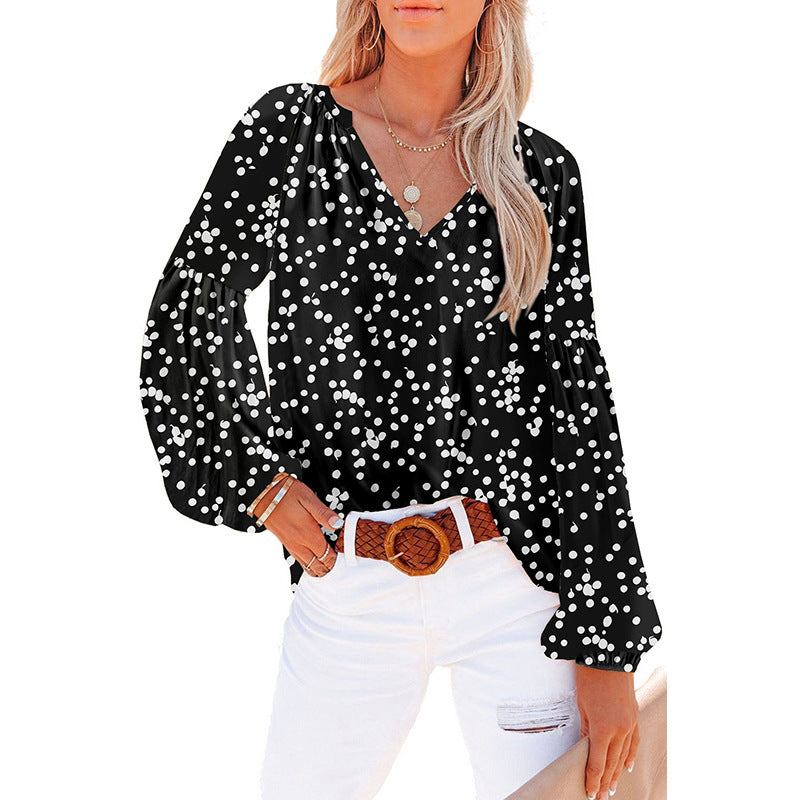 Blouse in Crinkled Floral Chiffon with V-Neck - black spot print full view