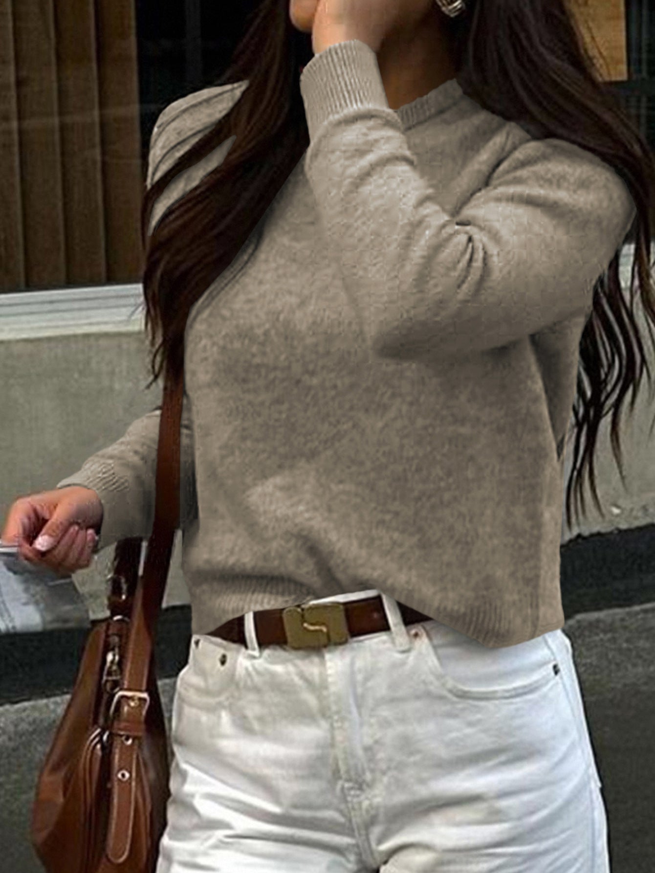 Jumper in Soft-Touch Fine Knit with Crew Neck - khaki side angle