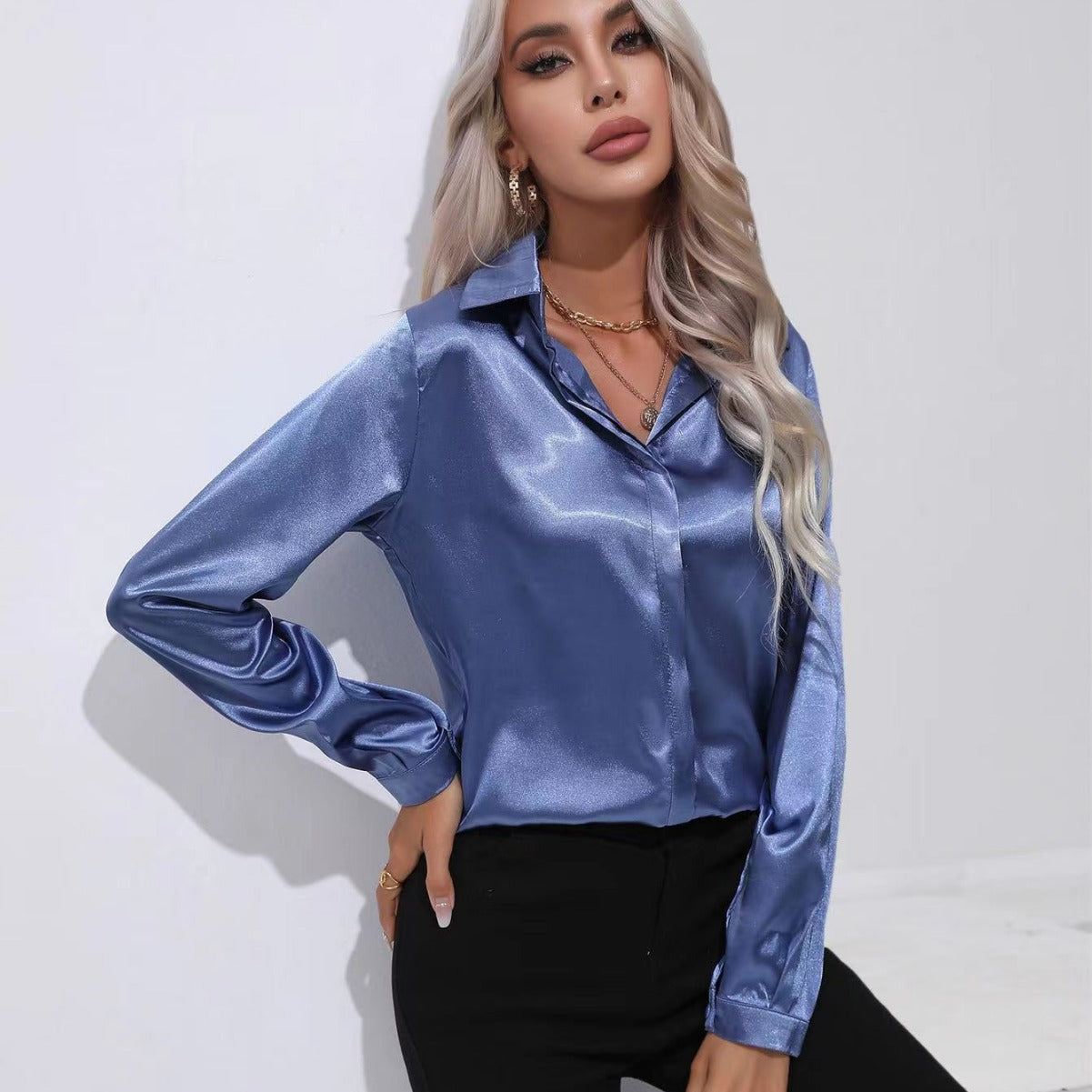 Blouse in Satin with Open Collar and Long Sleeves - sapphire blue front view