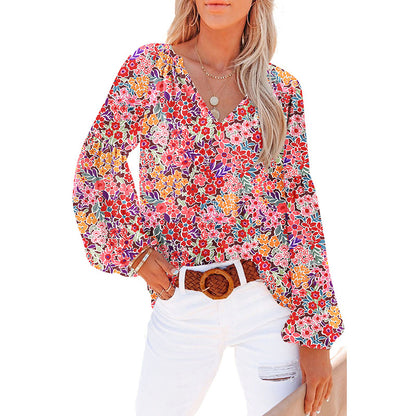 Blouse in Crinkled Floral Chiffon with V-Neck - multicolour ditsy floral full view