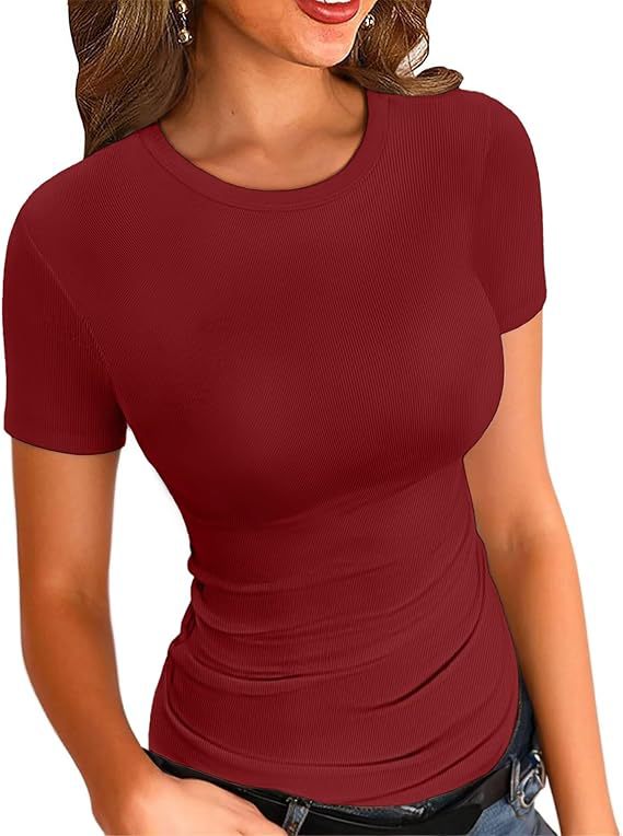 T-Shirt in Sculpting Ribbed Stretch - wine red fitted front view